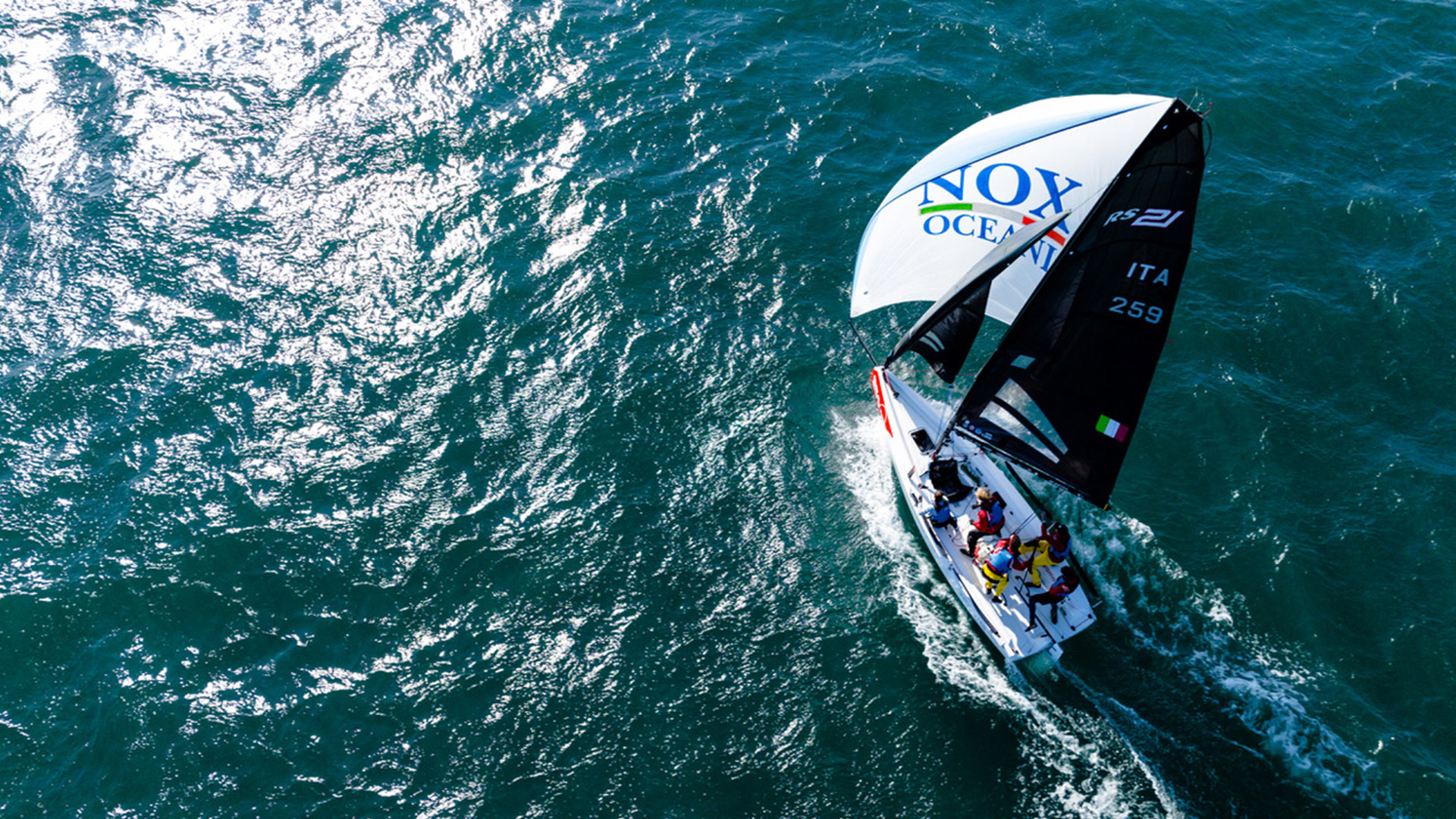 Barca nella Nox Oceani in navigazione al Campionato del mondo RS21 in Croazia